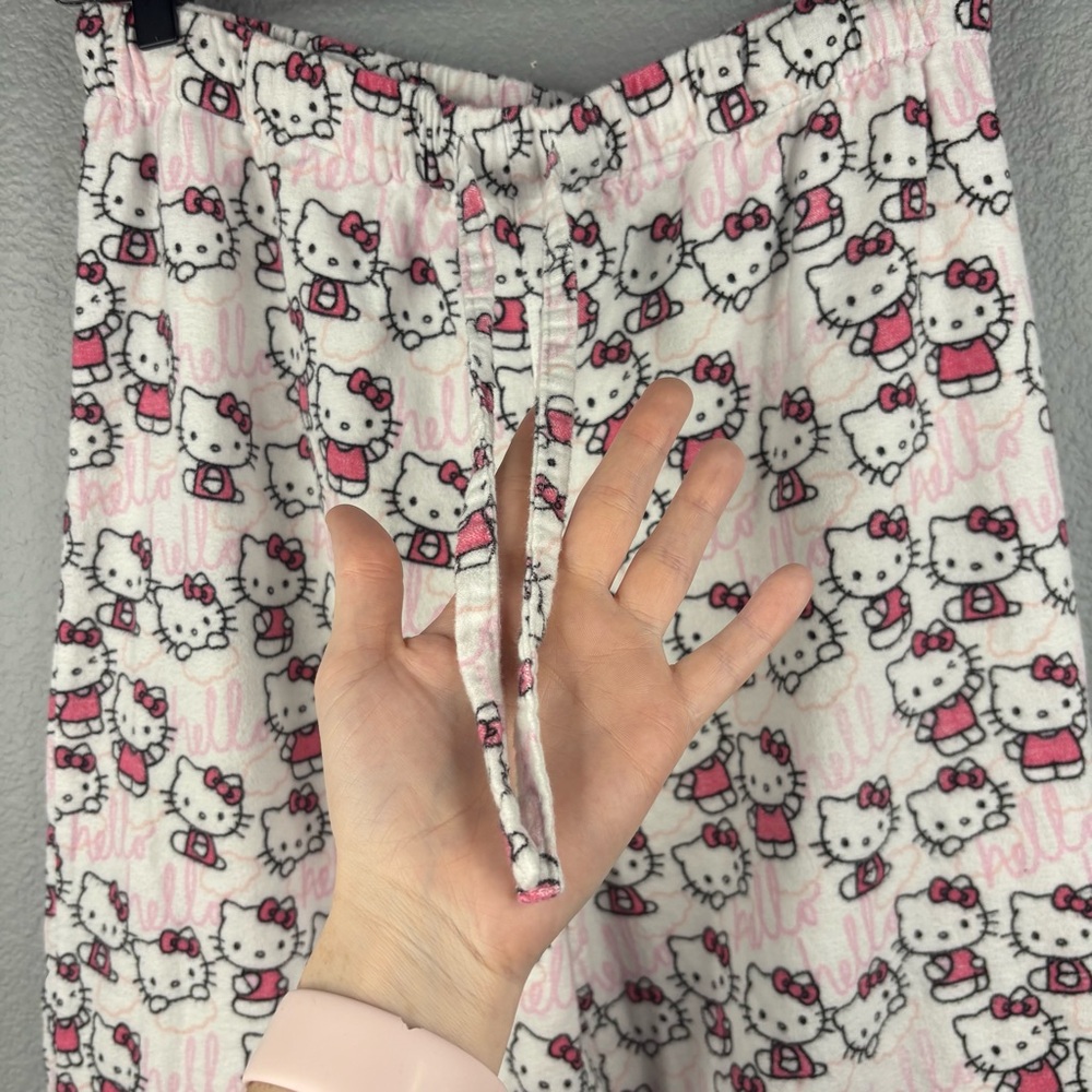 Hello Kitty Organic Flannel Pajama Set Pottery Barn Teen - Picture 13 of 16